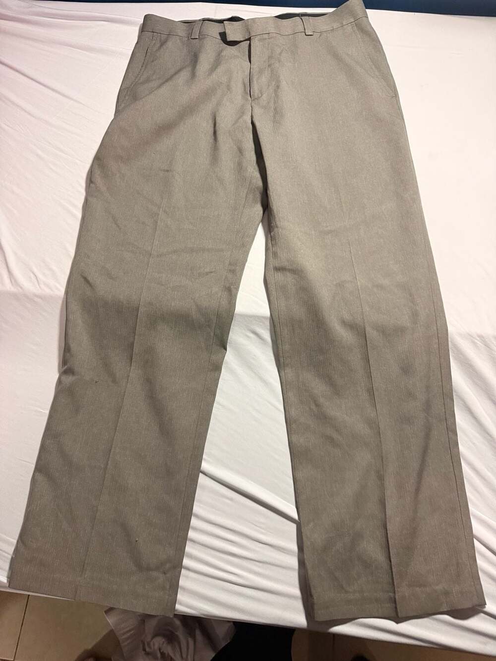 Kenneth Cole Reaction Men's 34 x 30 Grey Flat Front Dress Pants - Picture 2 of 7
